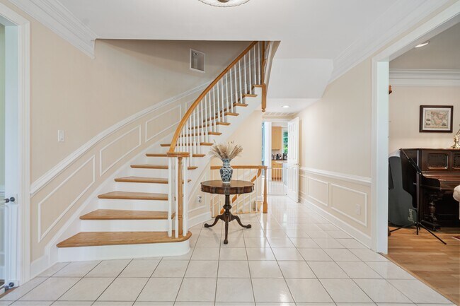 Building Photo - 9720 Holloway Hill Ct