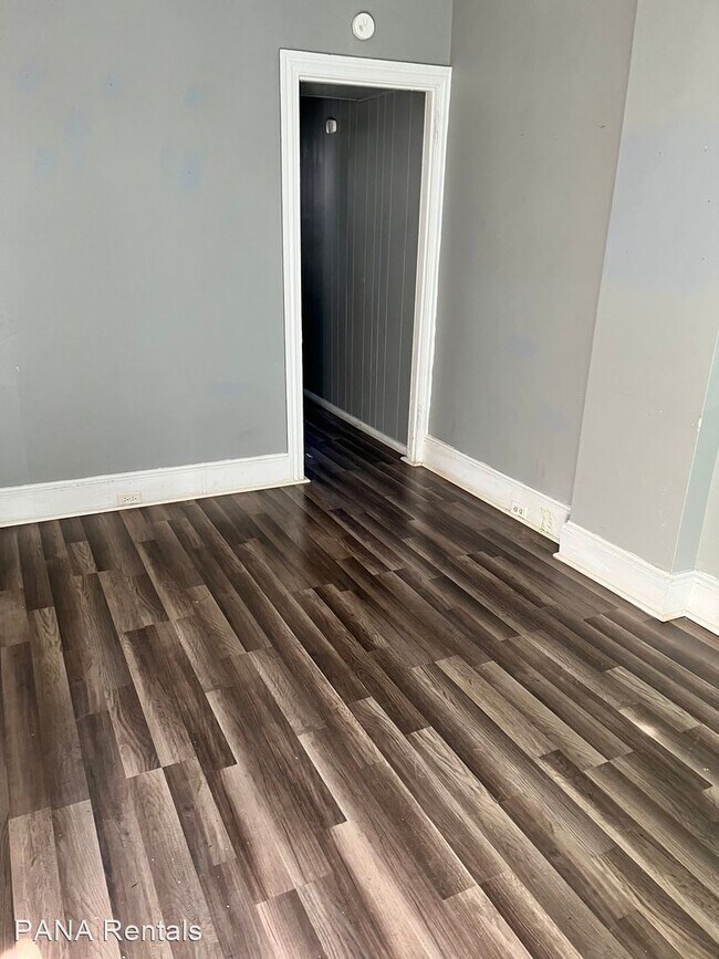 Building Photo - 3 br, 1.5 bath House - 1015 Green Street