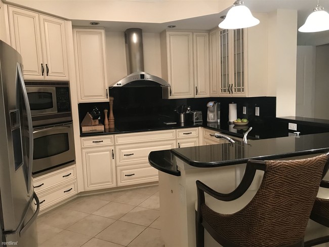 Foto del edificio - 1640 Summer House Ln