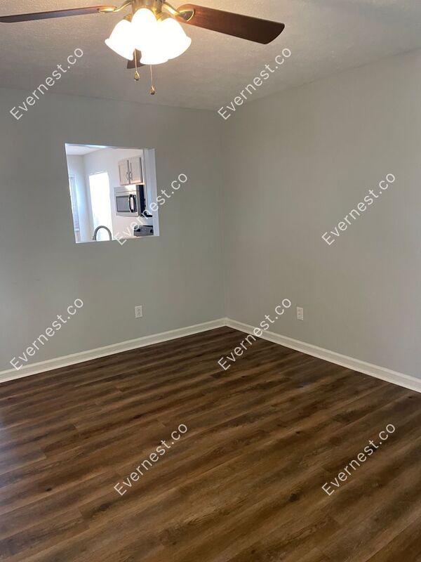 Building Photo - 1008 Heydel Cir