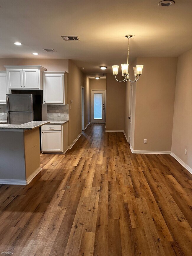 Building Photo - 3 br, 3.5 bath Duplex - 204 Luther St Apt ...