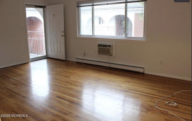 Building Photo - 711 Wall Rd