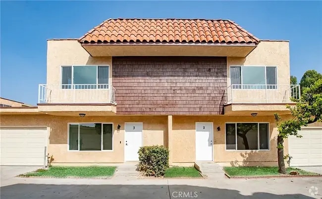 Building Photo - 8839 Cedros Ave