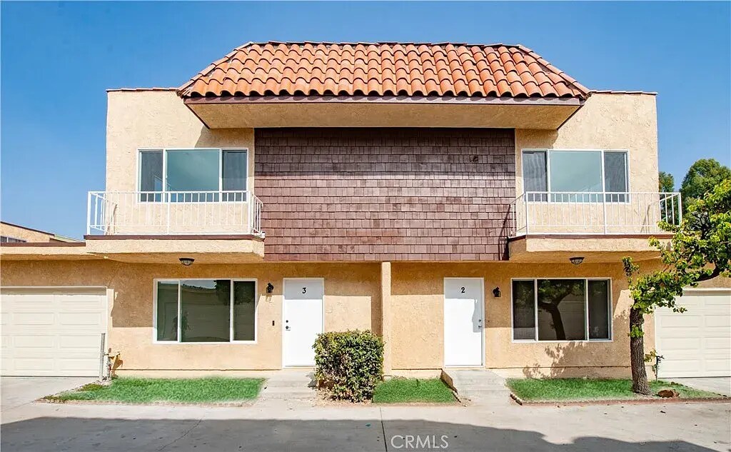 Foto principal - 8839 Cedros Ave