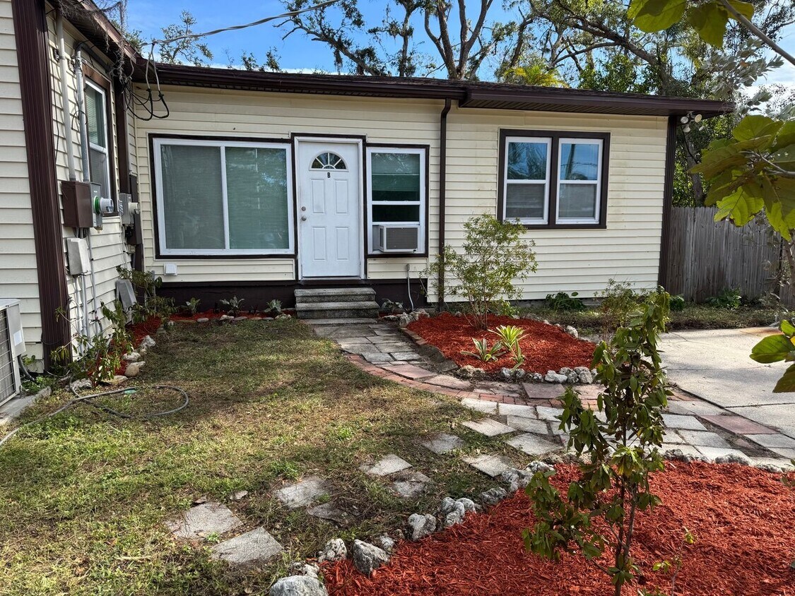Primary Photo - Charming 1BR House in Bradenton