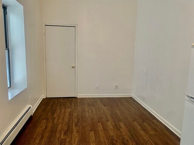Building Photo - 66 Tuers Ave