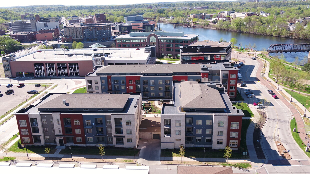 Primary Photo - Riverfront Terrace