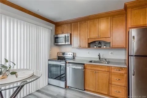 Kitchen 2 - 7 Woodland Ave
