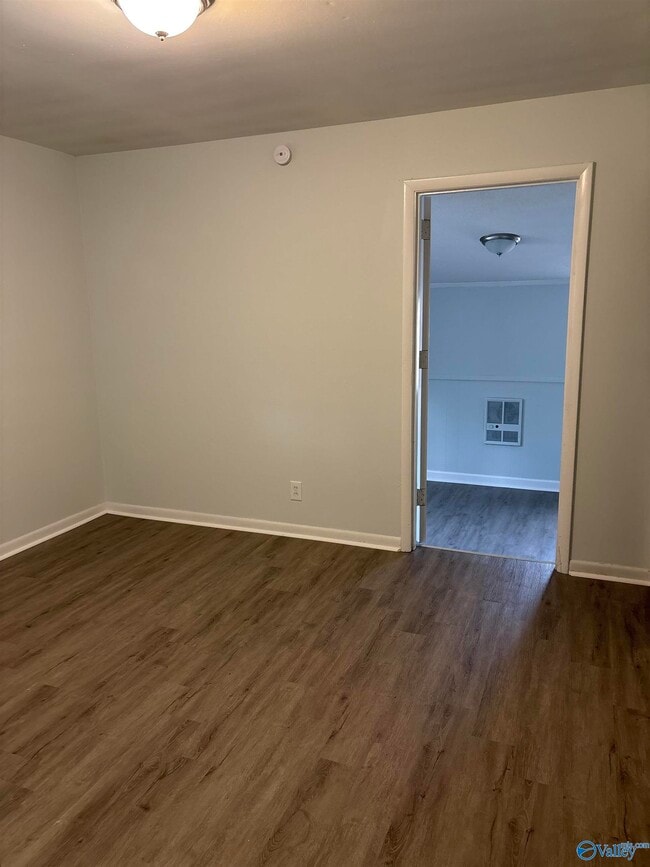 Foto del edificio - 3052 Boswell Dr NW