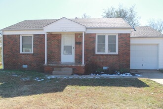 Building Photo - 426 E Northrup Dr