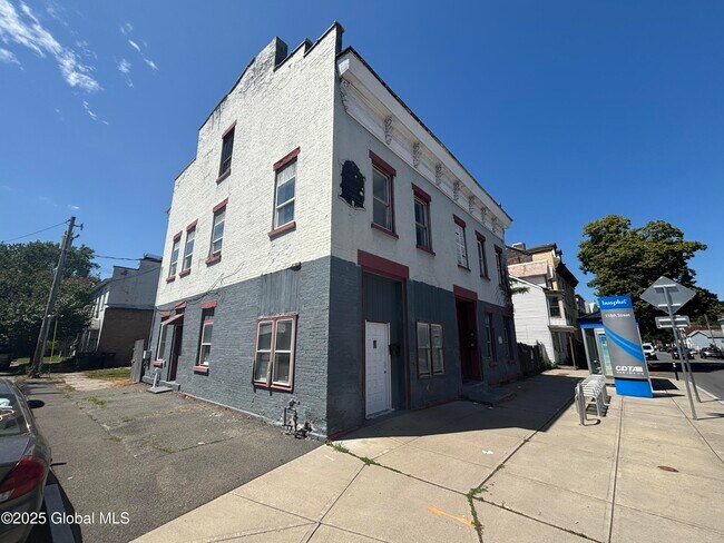Foto del edificio - 663 2nd Ave