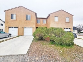 Building Photo - 1421 Star Rd