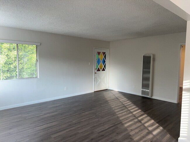 Building Photo - 122