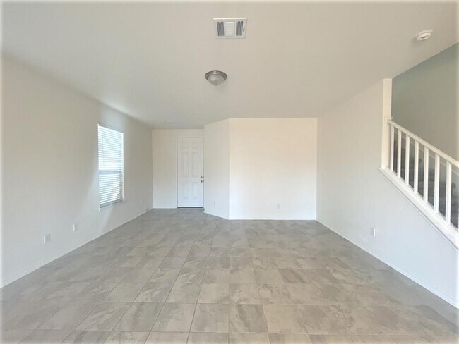 Building Photo - 408 Los Cobos Ln