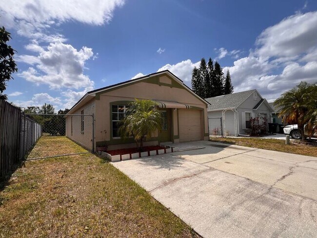 Building Photo - 1114 Shoshanna Dr