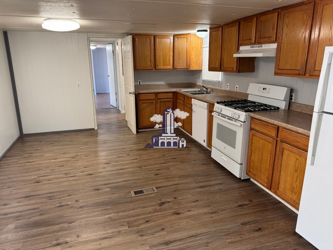 Building Photo - Welcome home to 8509 Northmont!