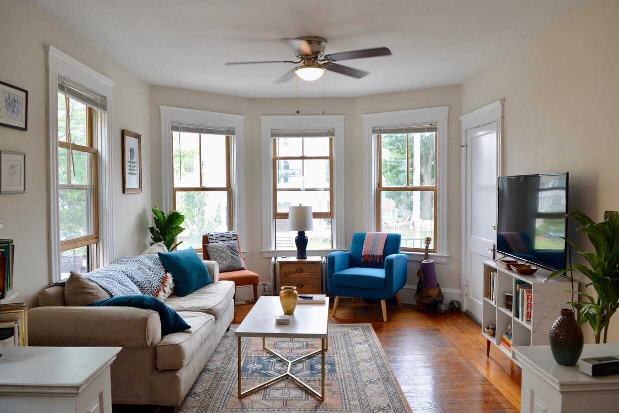 515517 Broadway Unit 2, Providence, RI 02909 Apartment for Rent in