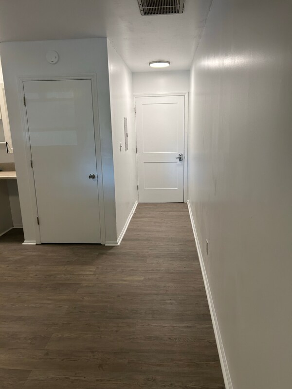 Foto del edificio - 663 N Main St