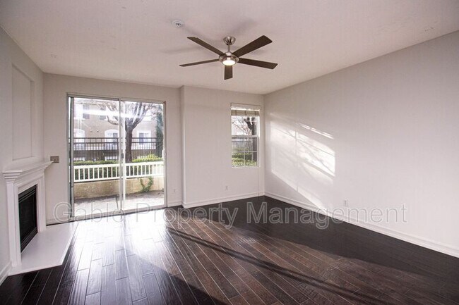 Foto del edificio - 28215 Canterbury Ct