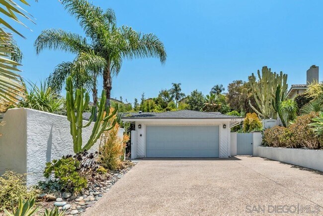 Building Photo - 2841 Cacatua St