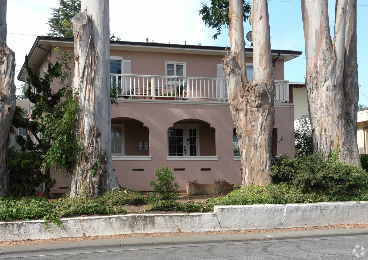 Building Photo - 807 El Camino Real