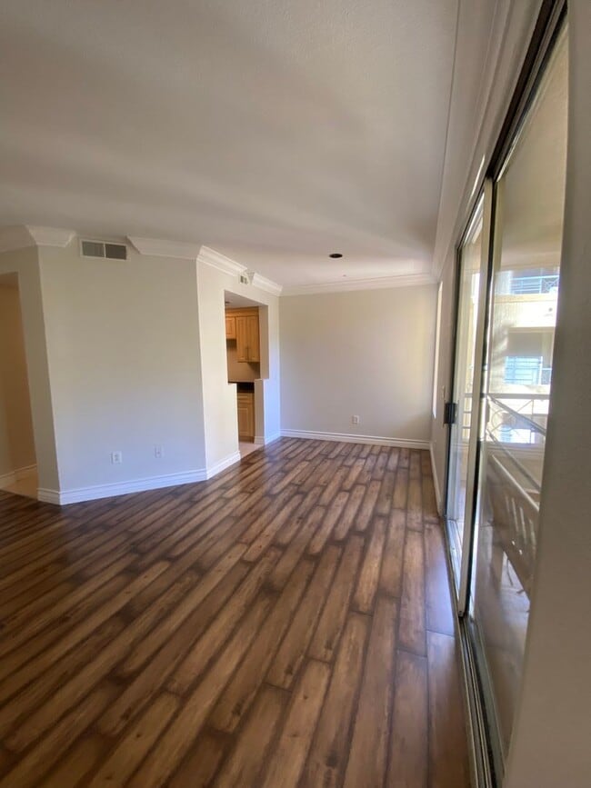 Foto del edificio - Gorgeous unfurnished 1 bedroom at the fabu...