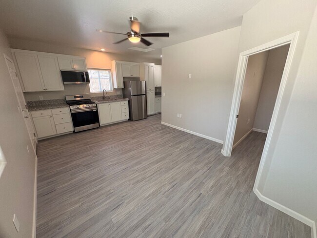 Foto del edificio - 1031 N Highland St