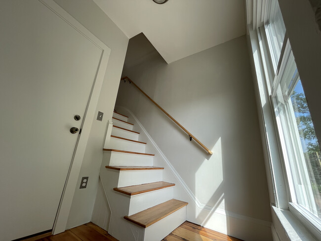 Third Floor Loft Interior Front Hall - 18 North St