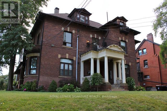 Photo principale - 646 Broadview Ave