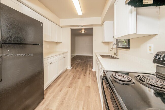 Foto del edificio - 586 Udell Ln