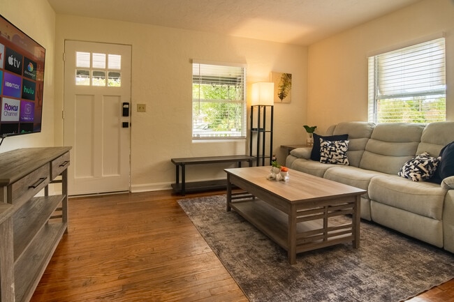 Foto del edificio - 739 Eldridge St