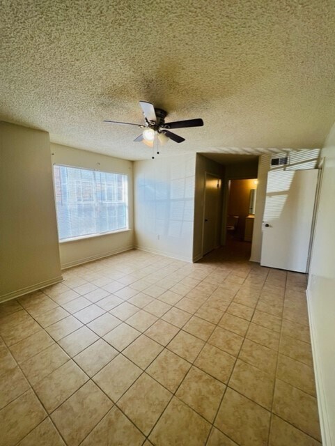 Building Photo - 6358 Quin Dr