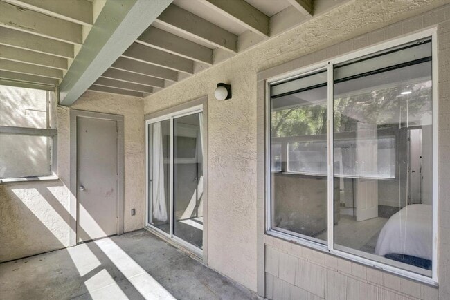Building Photo - 1088 Summerplace Dr