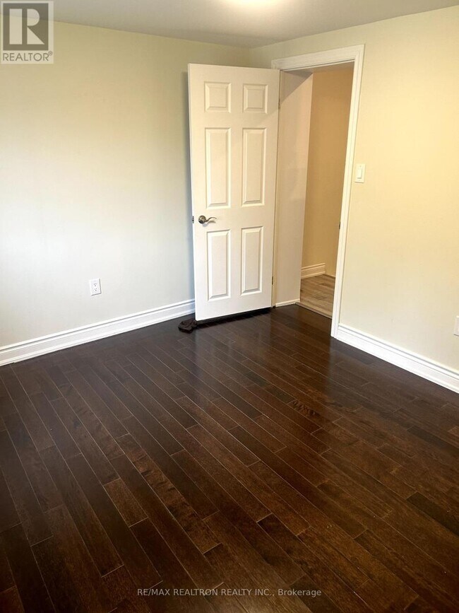 Building Photo - 1311 Gerrard St E