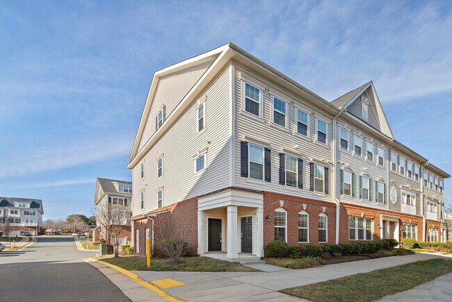 3Bed/3.5 Bath/ 1 Car Garage - 4914 Dane Ridge Cir