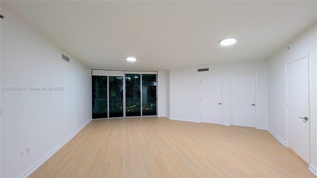 Building Photo - 350 S Miami Ave