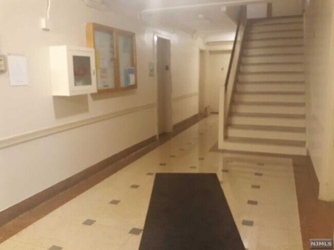 Foto del edificio - 3031 Edwin Ave