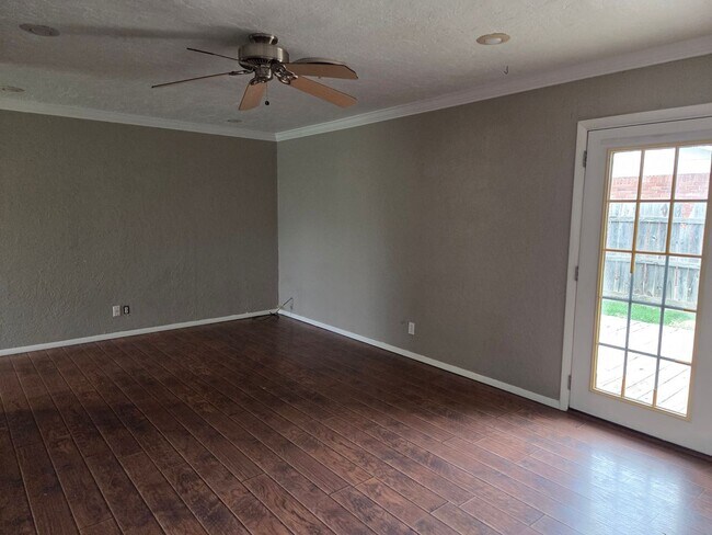 Building Photo - 1820 N Flamingo Ln