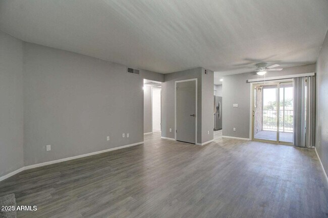 Foto del edificio - 2220 W Dora St