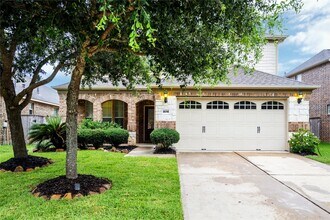 Building Photo - 26318 Cedar Pine Dr