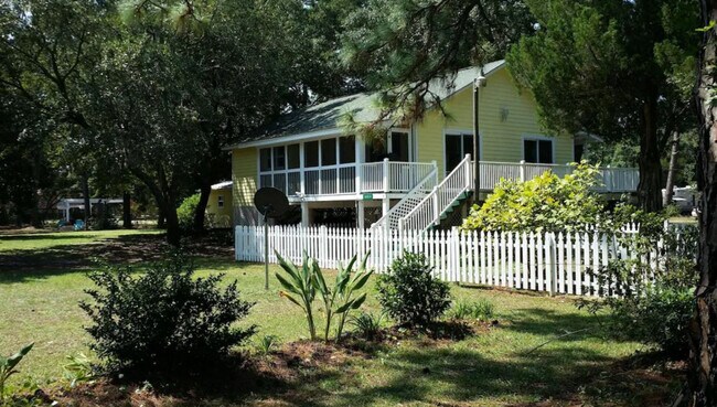 Foto del edificio - 1748 Malone Ln