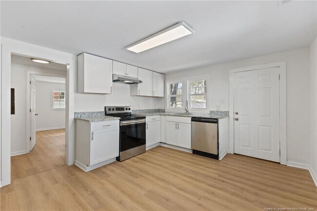 Foto del edificio - 5109 Higgins St