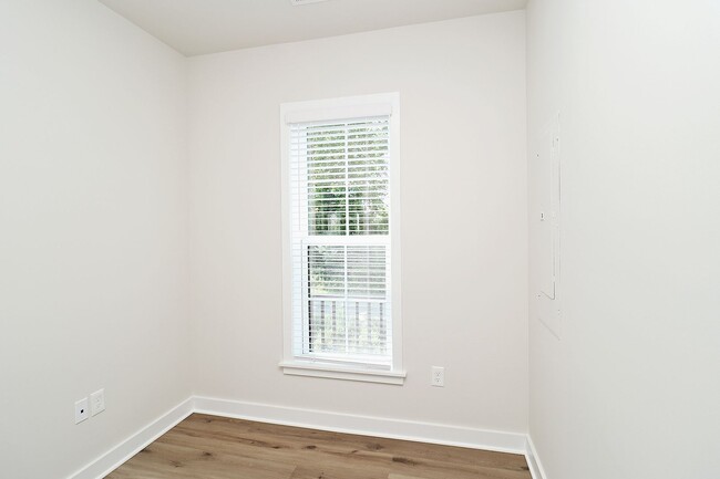 Foto del edificio - New Construction In Desirable Belvedere Co...