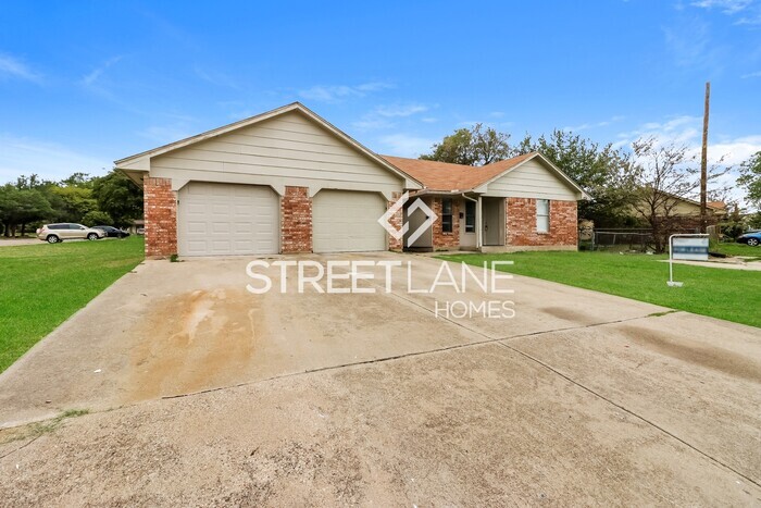 Foto principal - Charming 3 Bedroom Home in Grand Prairie, ...