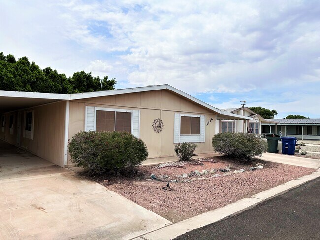 Building Photo - 3716 S Parkview Cir