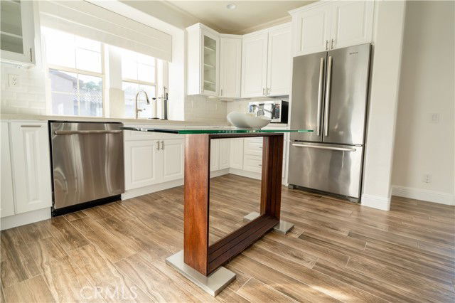 Building Photo - 31 Mandria