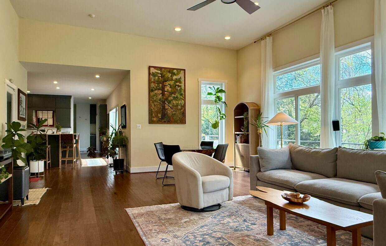 Foto principal - 4039 8th St S