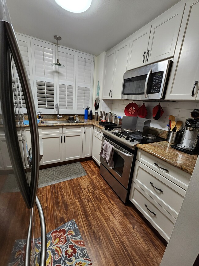 Building Photo - 1212 Punahou St