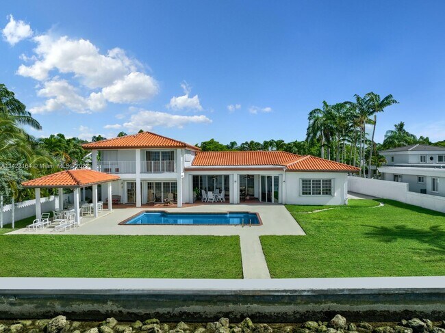 Foto del edificio - 1730 Bay Dr