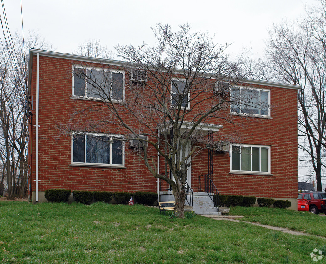 Building Photo - 110 Center St